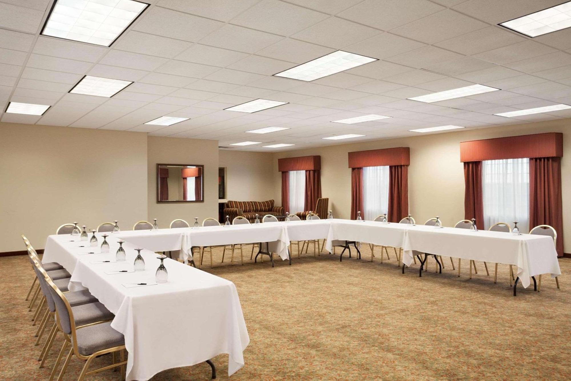 Four Points By Sheraton Bedford Manchester Airport Extérieur photo