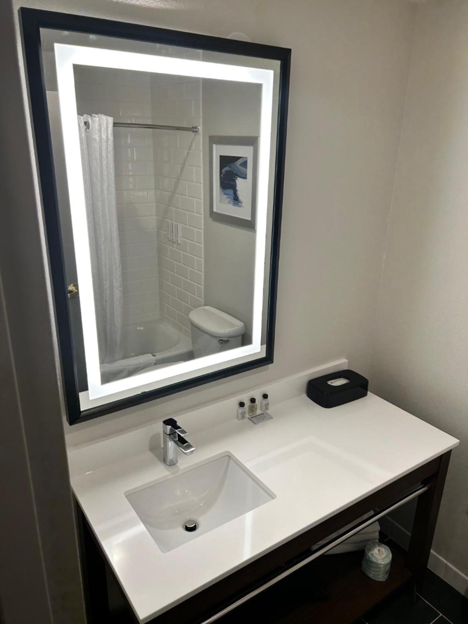 Four Points By Sheraton Bedford Manchester Airport Extérieur photo